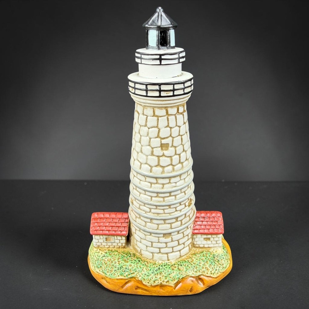 Vintage 1993 Geo Z Lefton Boston Light Lighthouse Ceramic Figurine 01195 6 inch